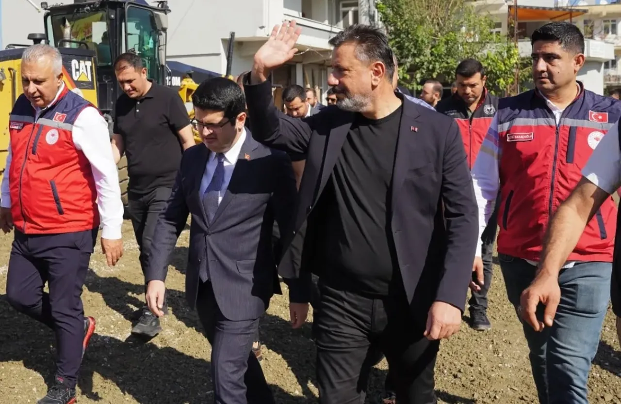 Arsuz Belediyesi: Arsuzumuzda yaşanan sel sonrası yaraları birlikte sarıyoruz