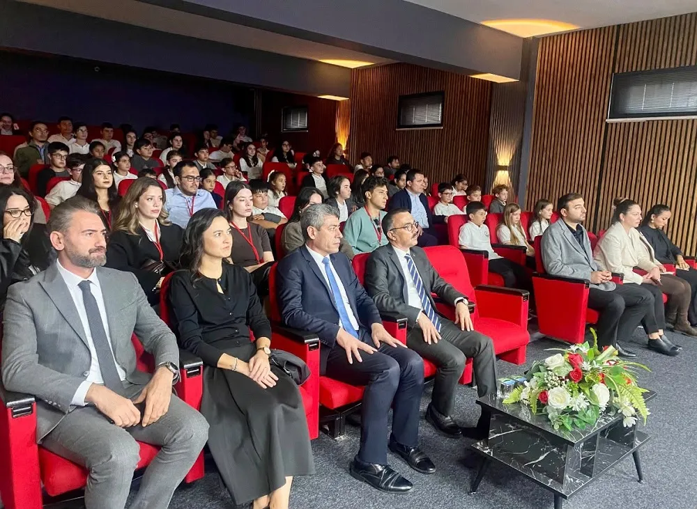 6 Ekim İstanbul'un kurtuluşu ilçesi İhsan Kurşunoğlu Ortaokulu'nda kutlandı