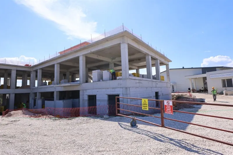 Hatay Valisi Masatlı, Türkiye’de İlk ve Tek Olma Özelliği Taşıyan Fizik Tedavi Rehabilitasyon ve Psikiyatri Hastanesi inşaatında incelemede bulundu