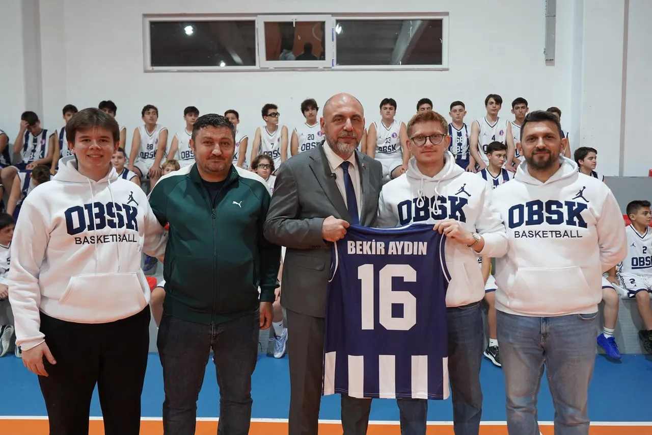 Başkan Aydın’dan genç basketbolculara destek