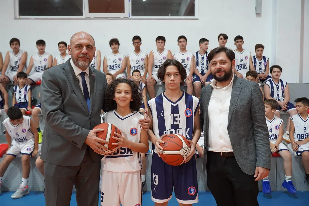 Başkan Aydın’dan genç basketbolculara destek