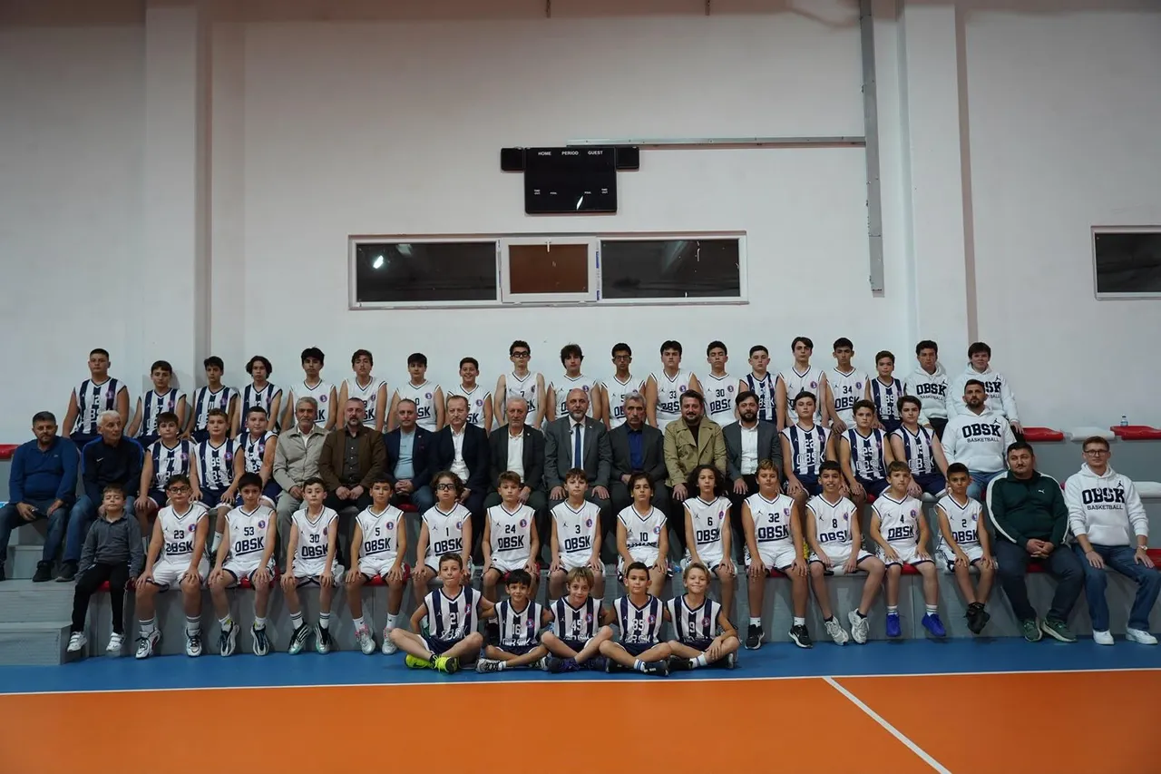 Başkan Aydın’dan genç basketbolculara destek