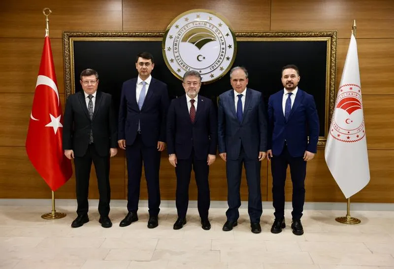 Vali Kartal ve Uşak Heyetinden Tarım ve Orman Bakanı Yumaklı’ya ziyaret