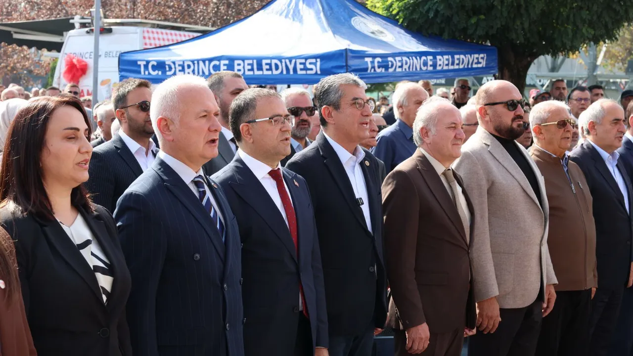 Derince Belediyesi 14 yeni hizmet aracını tanıttı