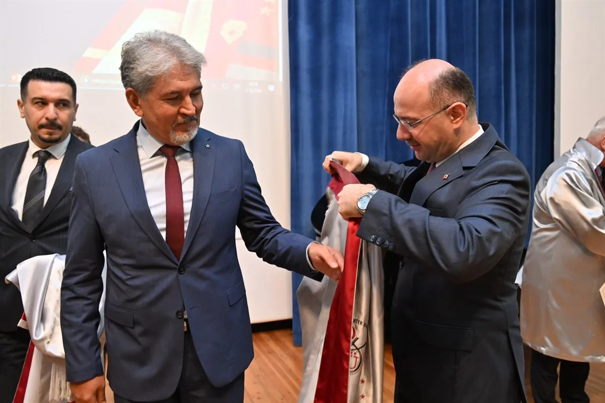 Osmaniye Korkut Ata Üniversitesinde 2026-2027 Akademik Yılı açılış ve Biniş Giyme töreni gerçekleştirildi