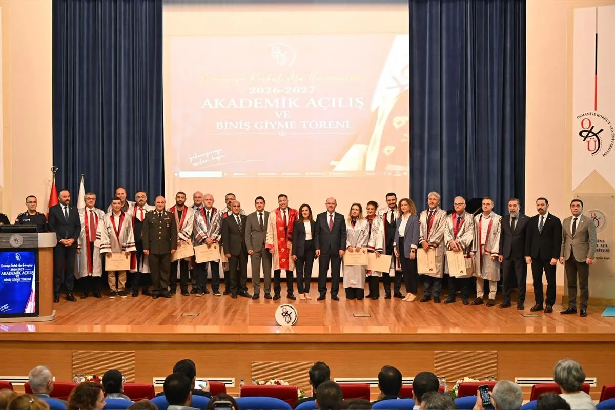 Osmaniye Korkut Ata Üniversitesinde 2026-2027 Akademik Yılı açılış ve Biniş Giyme töreni gerçekleştirildi