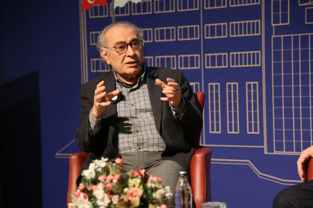 Nevzat Tarhan: Yapay zekâ her şeyi öğretecektir ama bilgeliği öğretemez