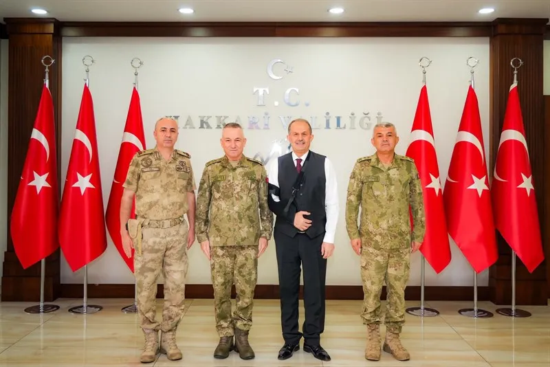 2. Ordu Komutanı Yaralı’dan Vali Taşyapan’a ziyaret