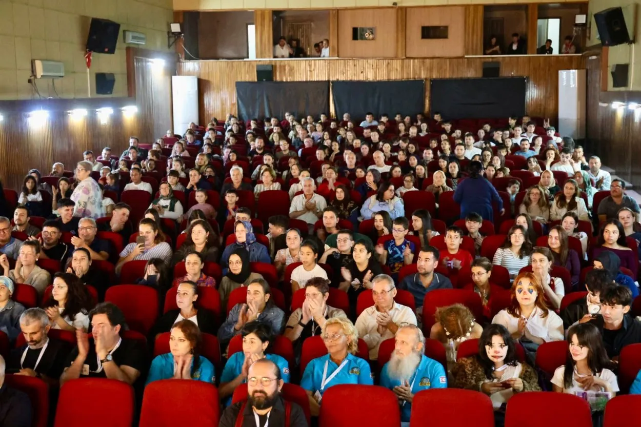 OBBKT, 4. Alabanda Tiyatro Festivali’nde sahne aldı