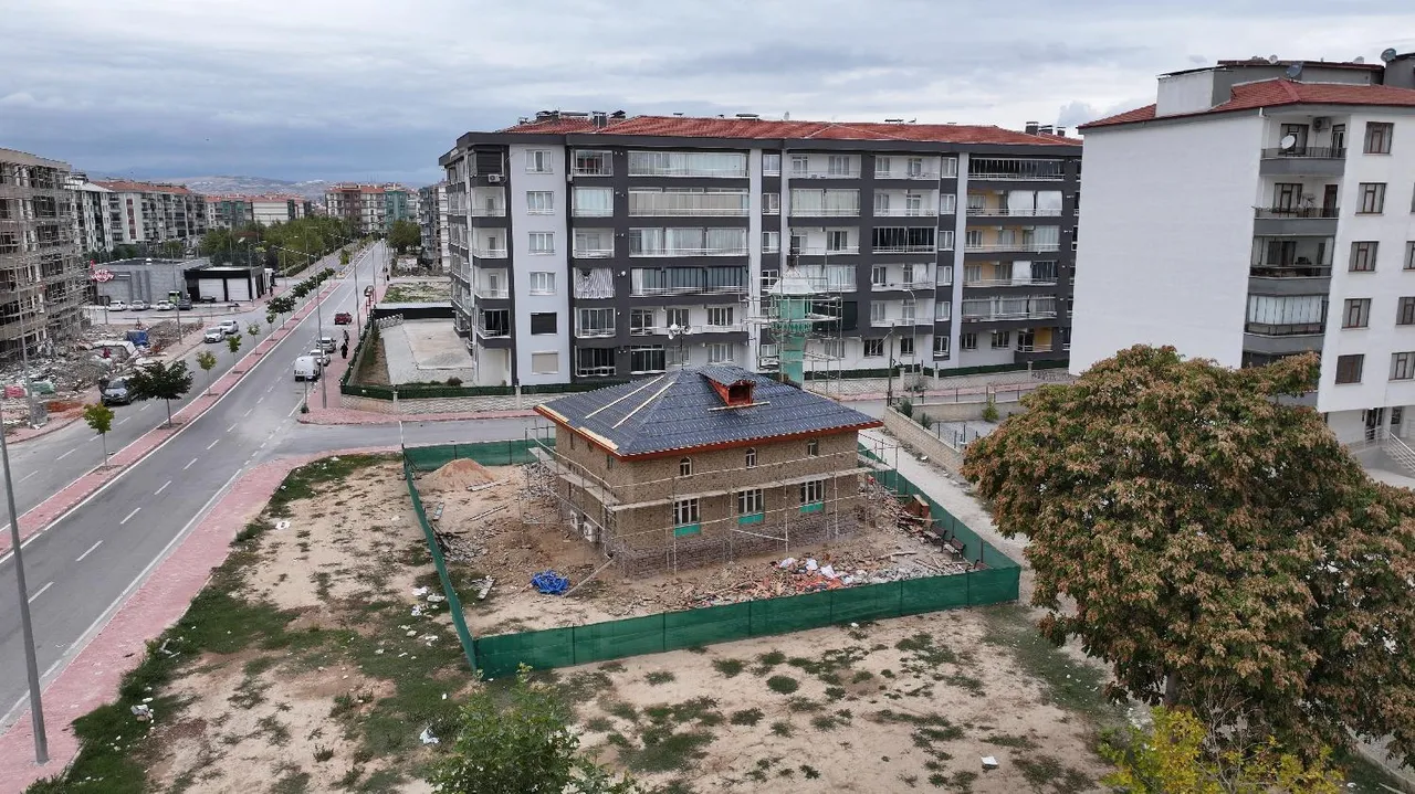 Karatay’da tarihi camiler restore ediliyor