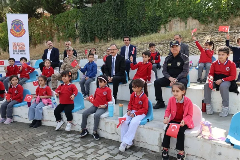 Siirt’te öğrencilere uygulamalı trafik eğitimi