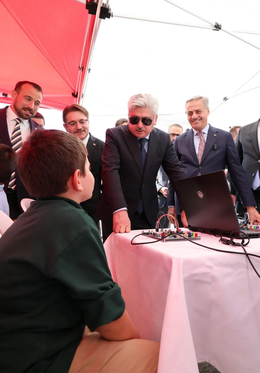 Vali Doğan, “Bilim Köyde Filizleniyor: Bir Köy, Bin Keşif” programına katıldı