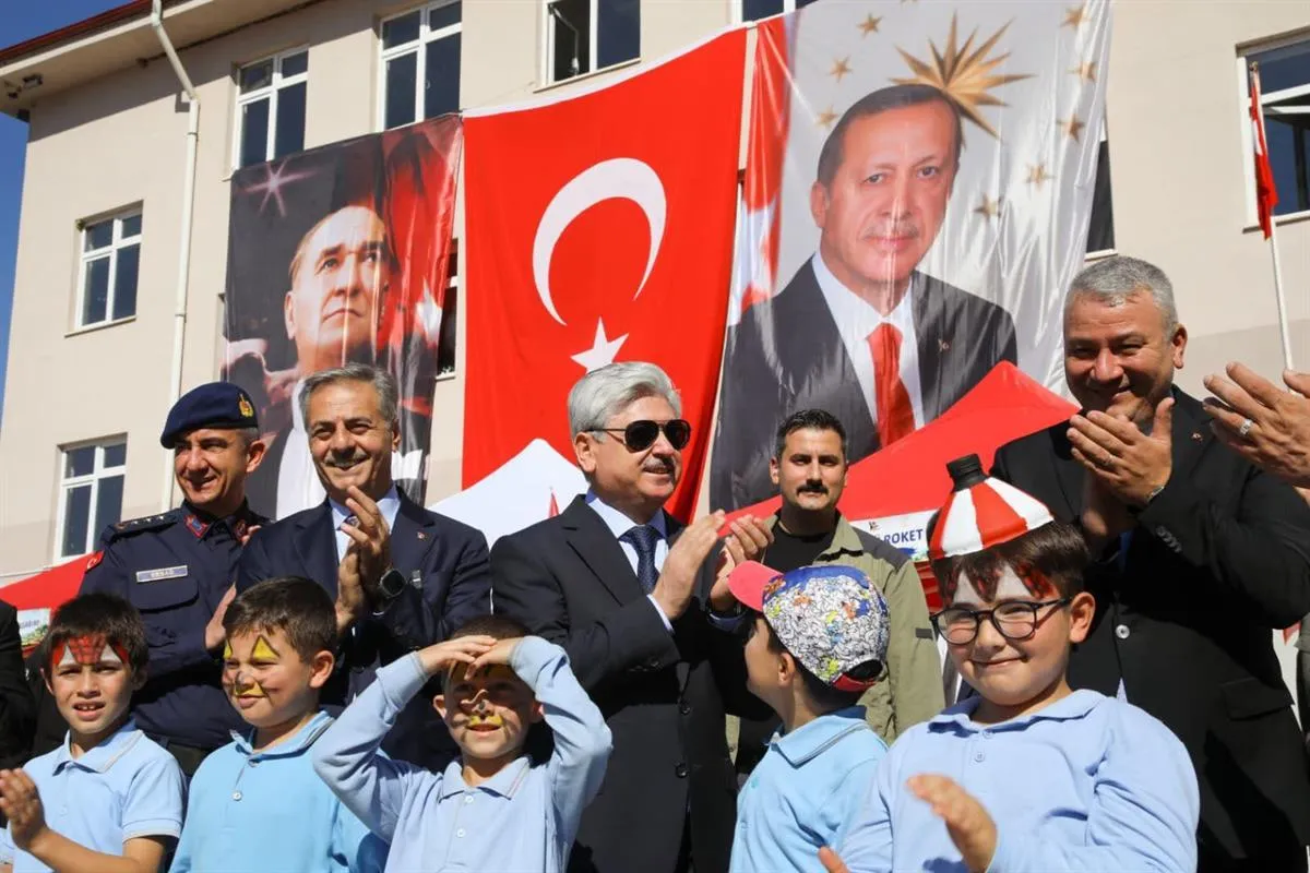 Vali Doğan, “Bilim Köyde Filizleniyor: Bir Köy, Bin Keşif” programına katıldı