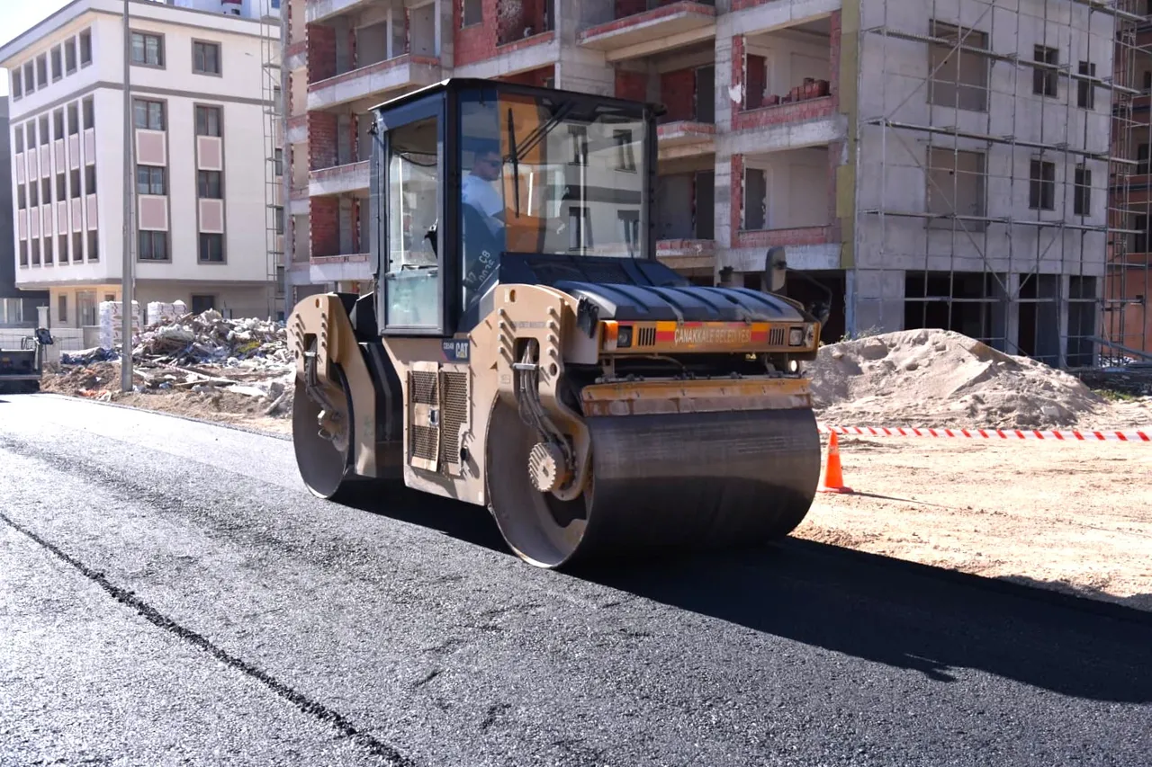 Üstyapı çalışmaları devam ediyor