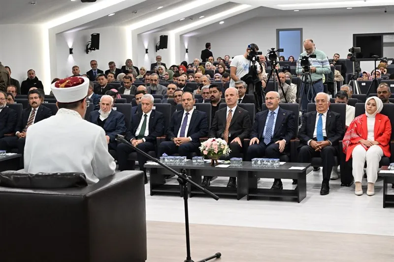 Denizli’de “İmam Buhârî’nin İlmî Mirası” Sempozyumu düzenlendi