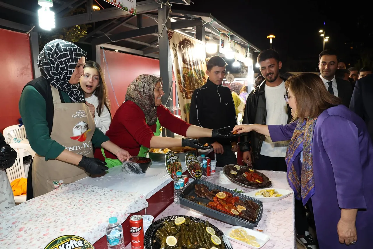 Gastroantep’te lezzet, emek ve kültürün buluştuğu stantlara Başkan Şahin’den yakın ilgi