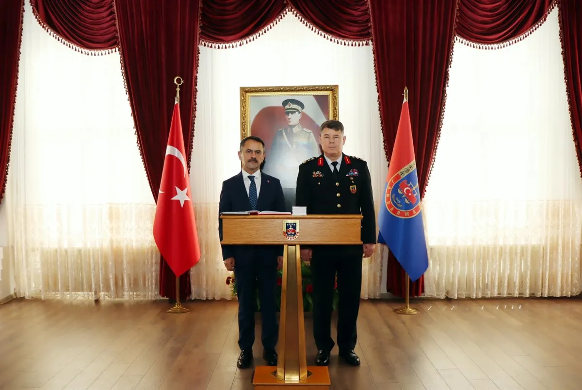 Vali Aktaş’tan, İstanbul İl Jandarma Komutanı Tataroğlu'na hayırlı olsun ziyareti