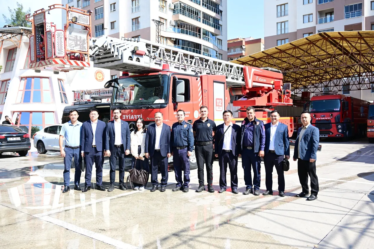 Büyükşehir Belediyesi Vietnam itfaiye heyetini ağırladı