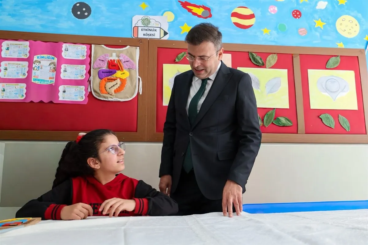 Niğde Valisi Nedim Akmeşe Şehit Hava uçak bakım Astsubay Başçavuş Burak Özkan özel eğitim sınıfı açılış törenine katıldı