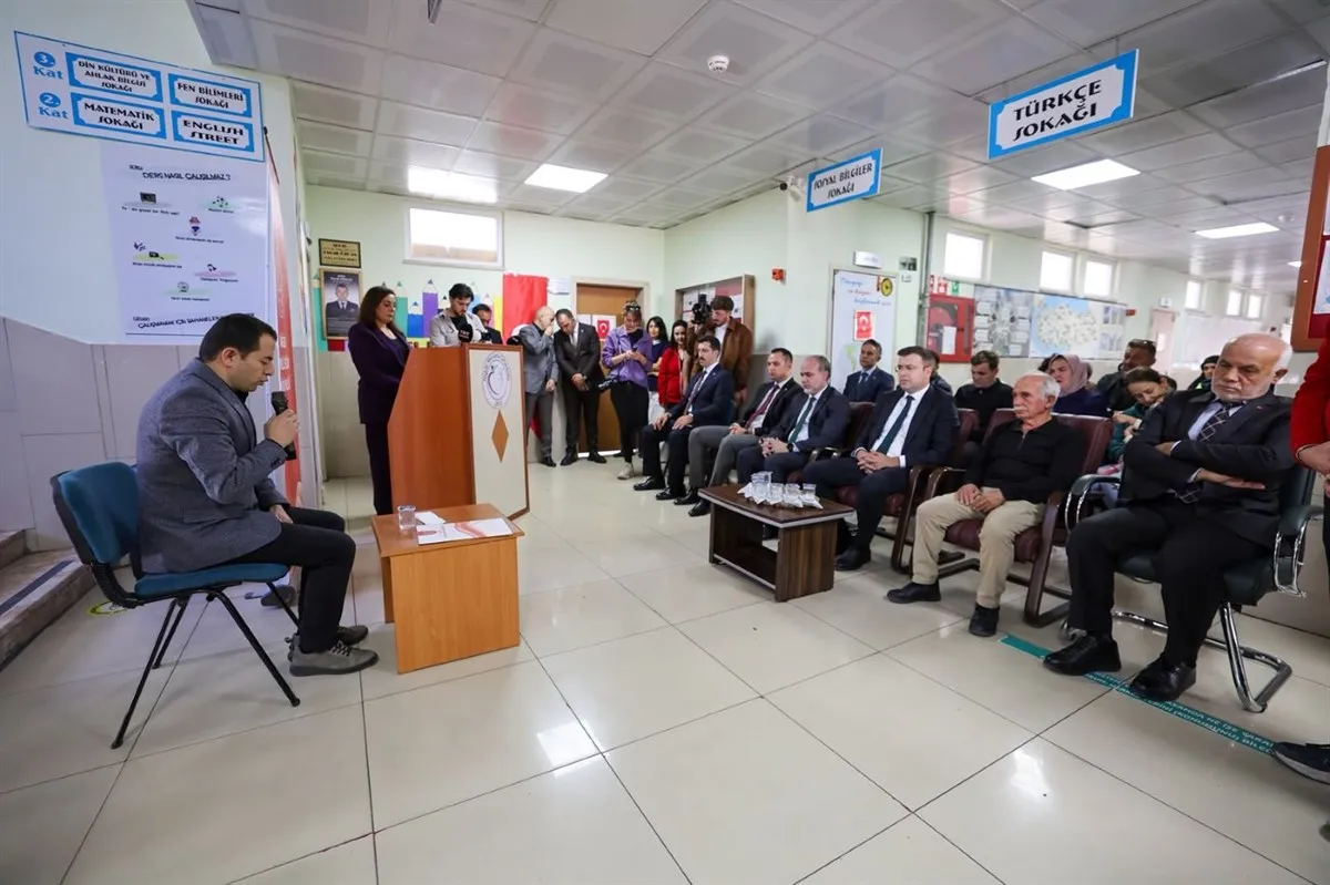 Niğde Valisi Nedim Akmeşe Şehit Hava uçak bakım Astsubay Başçavuş Burak Özkan özel eğitim sınıfı açılış törenine katıldı
