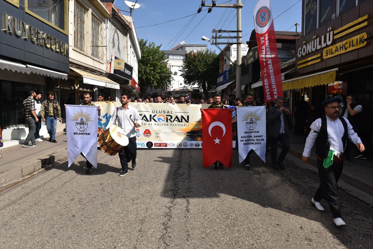 Takoran Festivali kortej yürüyüşüyle başladı