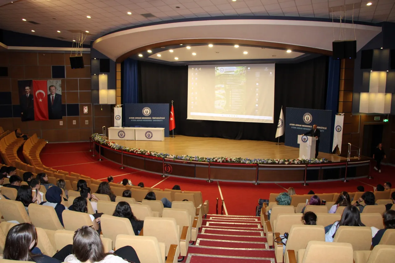Adnan Menderes Üniversitesinde öğrencilere yönelik oryantasyon ve bilgilendirme programları devam ediyor