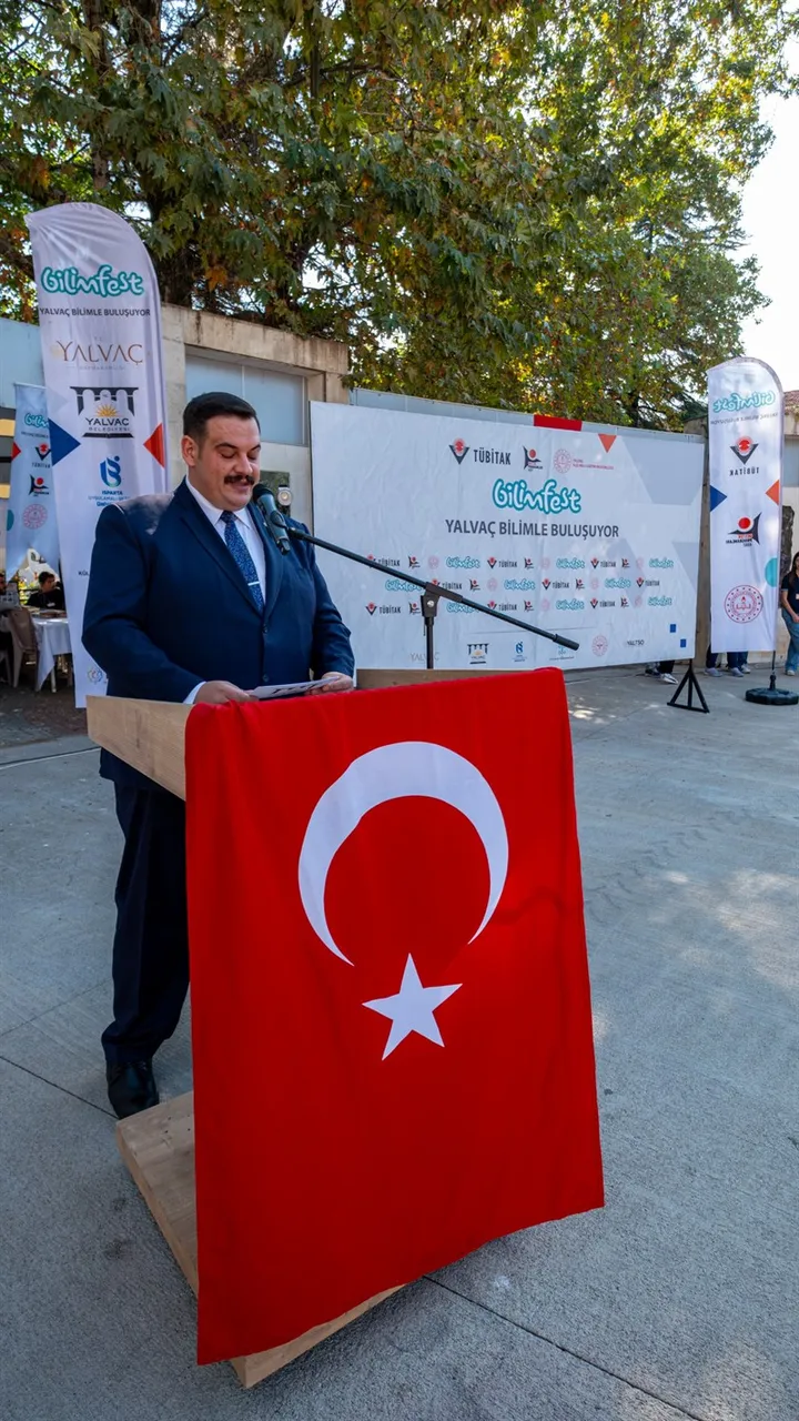 Yalvaç Kaymakamı Abacı, TÜBİTAK 4007 “Yalvaç Bilimle Buluşuyor” Bilim Şenliği açılışına katıldı