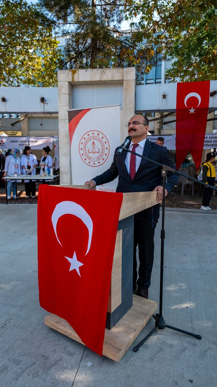 Yalvaç Kaymakamı Abacı, TÜBİTAK 4007 “Yalvaç Bilimle Buluşuyor” Bilim Şenliği açılışına katıldı