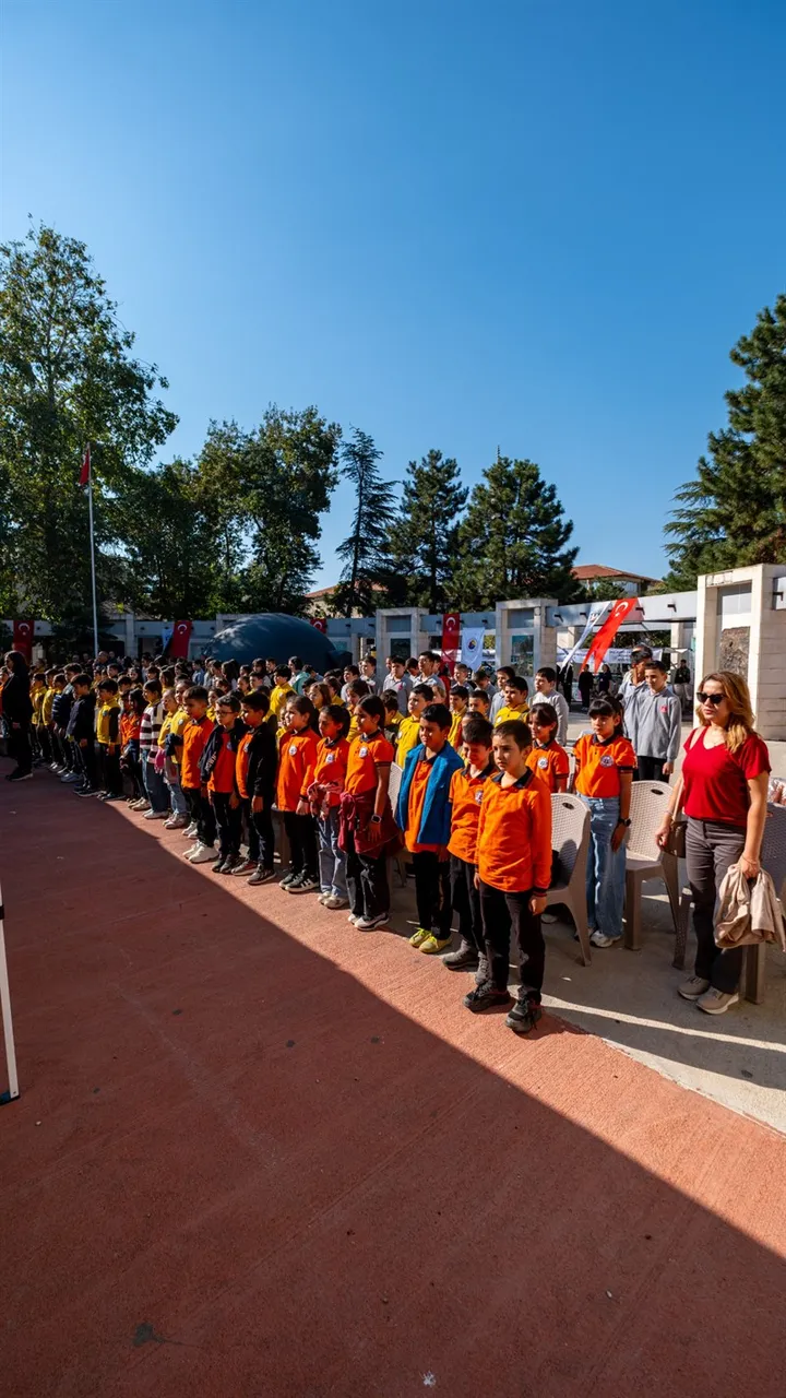 Yalvaç Kaymakamı Abacı, TÜBİTAK 4007 “Yalvaç Bilimle Buluşuyor” Bilim Şenliği açılışına katıldı