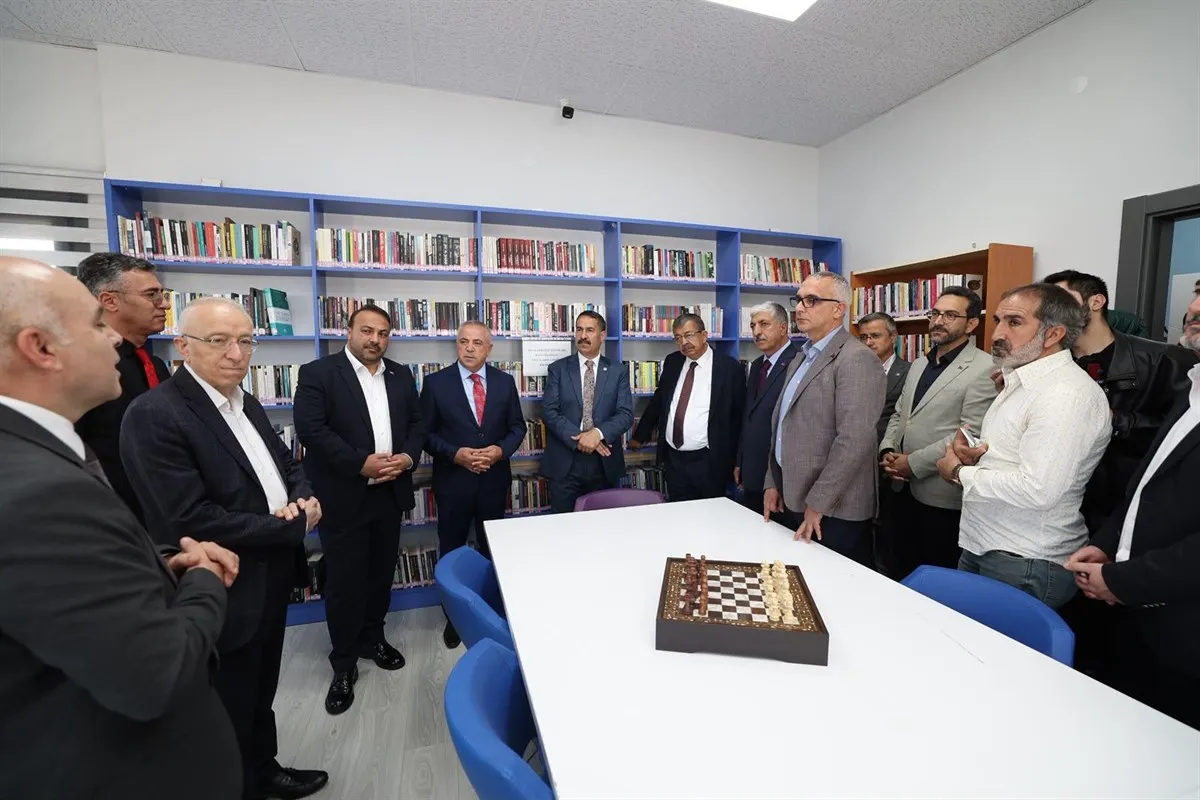 Dilovası Köseler Halk Kütüphanesi, düzenlenen törenle açıldı