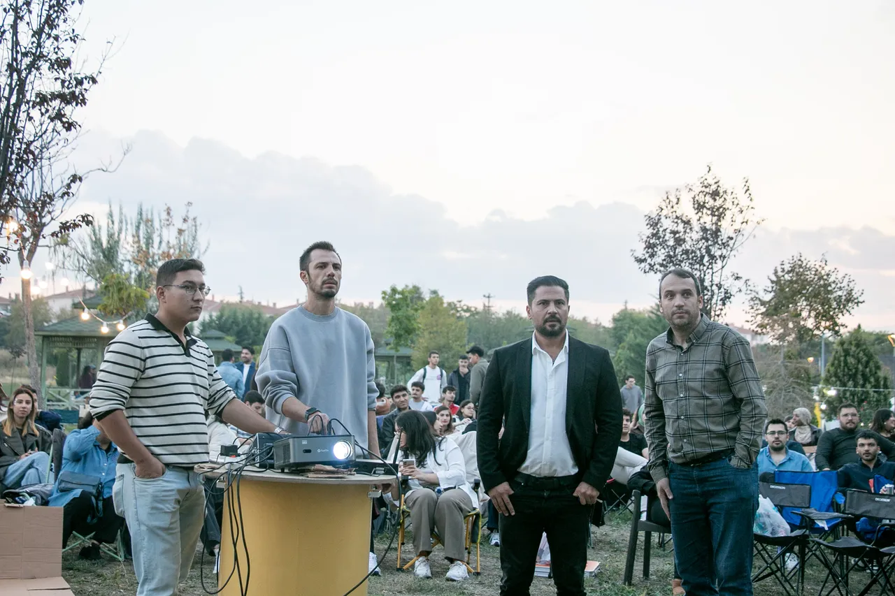 Kampüste Açık Hava Sineması keyfi