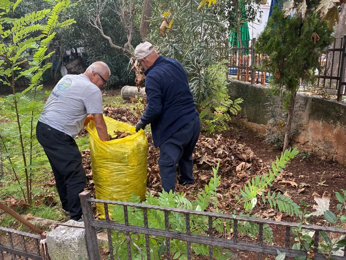 Ekipler sahada temizlik çalışmalarını aralıksız südürüyor