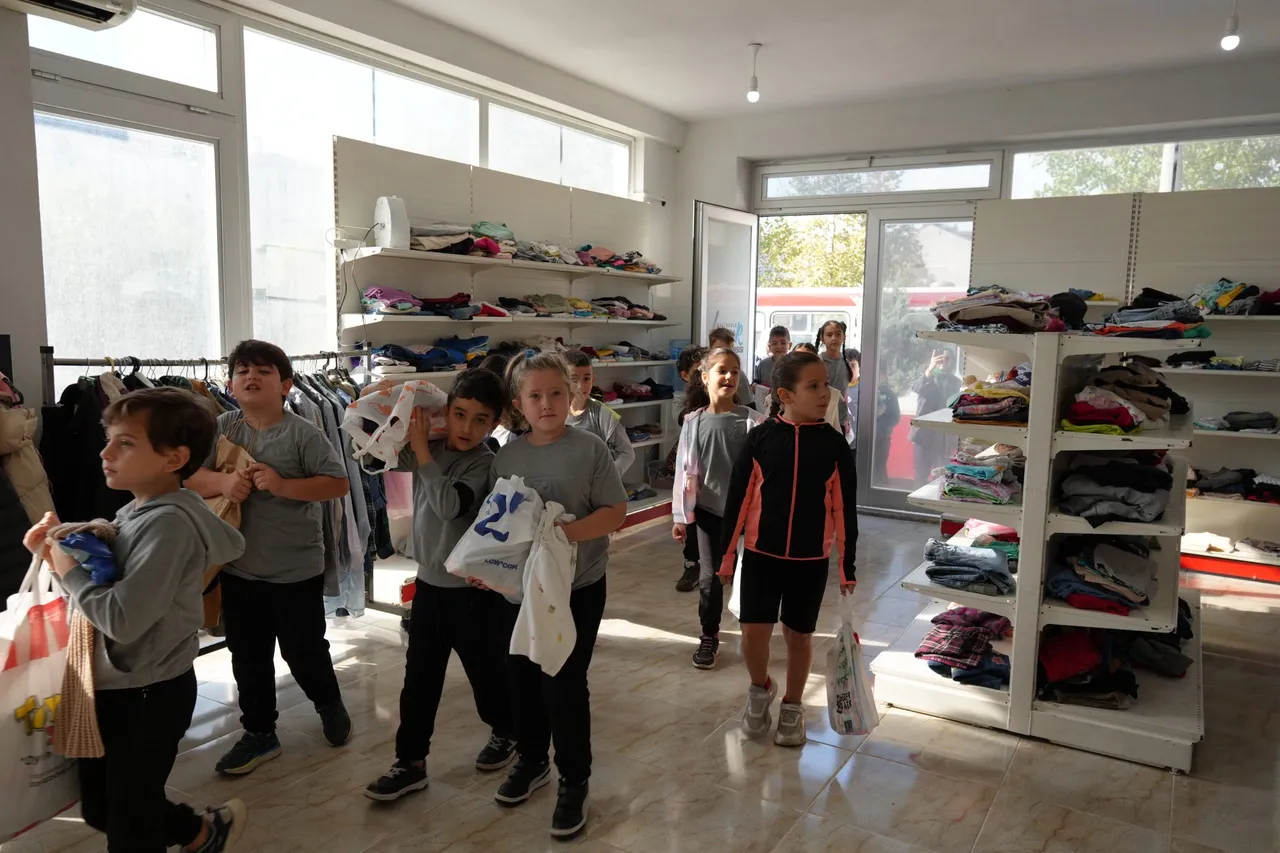 Hayır Çarşısı´na minik ellerden büyük destek