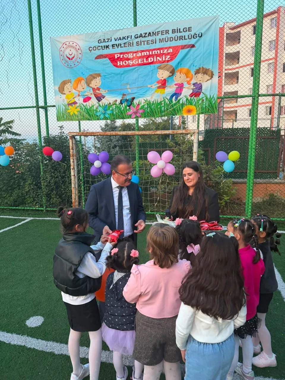 Karamürsel Kaymakamı İnan ve eşi Sedef İnan dünya kız çocukları etkinliğine katıldı
