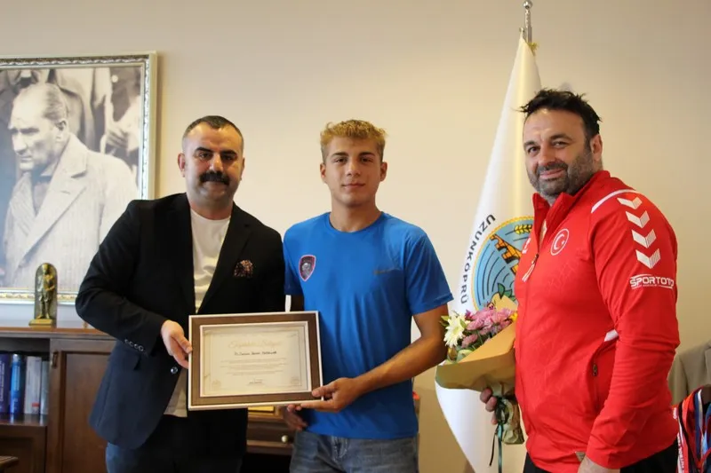 Uzunköprü Belediyesi: Uzunköprümüzün sporcularıyla gurur duyuyoruz