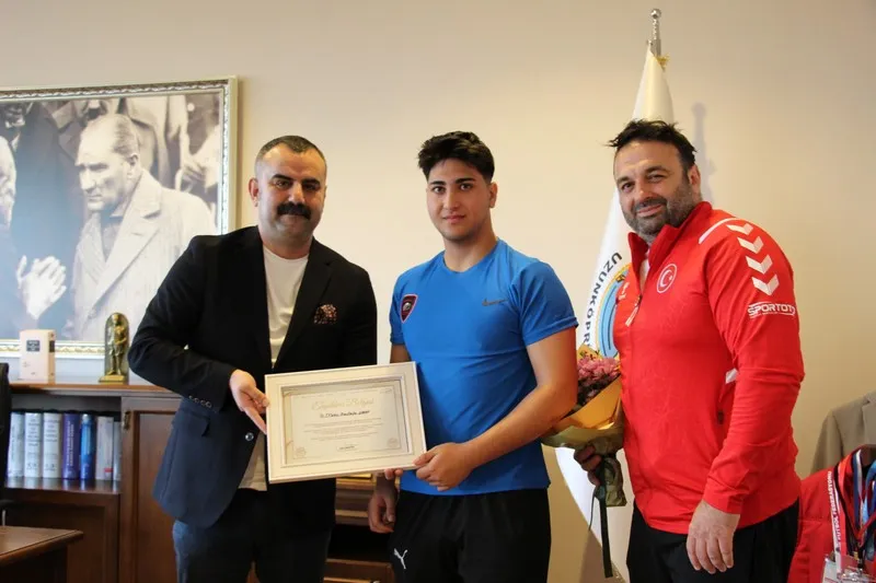 Uzunköprü Belediyesi: Uzunköprümüzün sporcularıyla gurur duyuyoruz