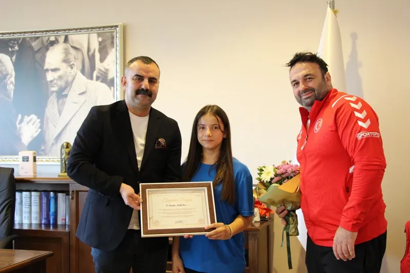 Uzunköprü Belediyesi: Uzunköprümüzün sporcularıyla gurur duyuyoruz