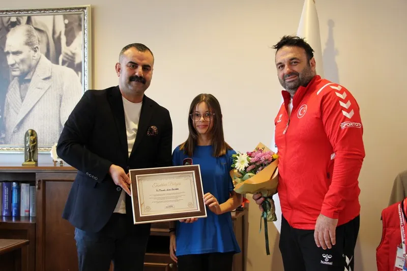 Uzunköprü Belediyesi: Uzunköprümüzün sporcularıyla gurur duyuyoruz