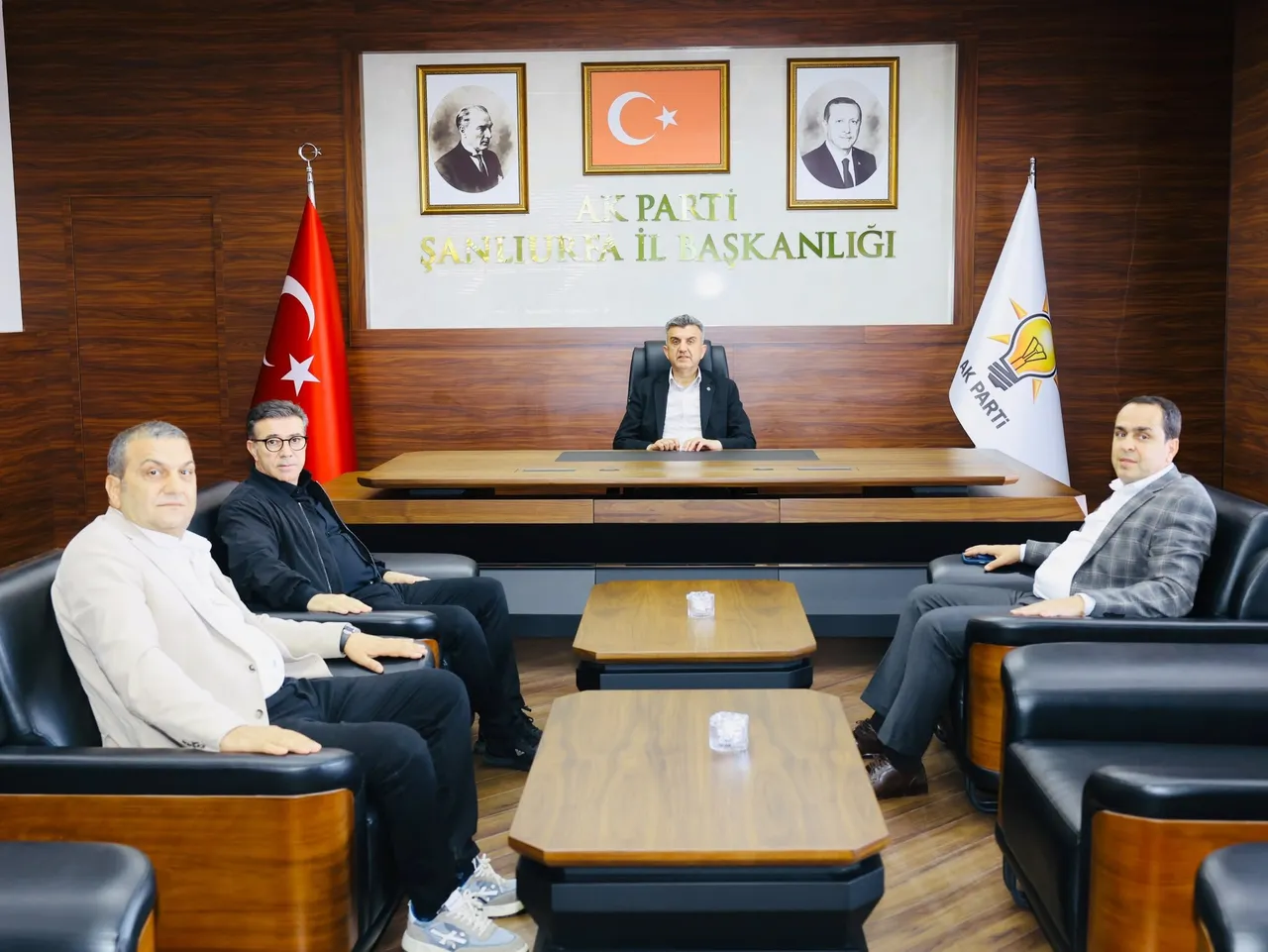 AK Parti Şanlıurfa İl Başkanlığını ziyaret