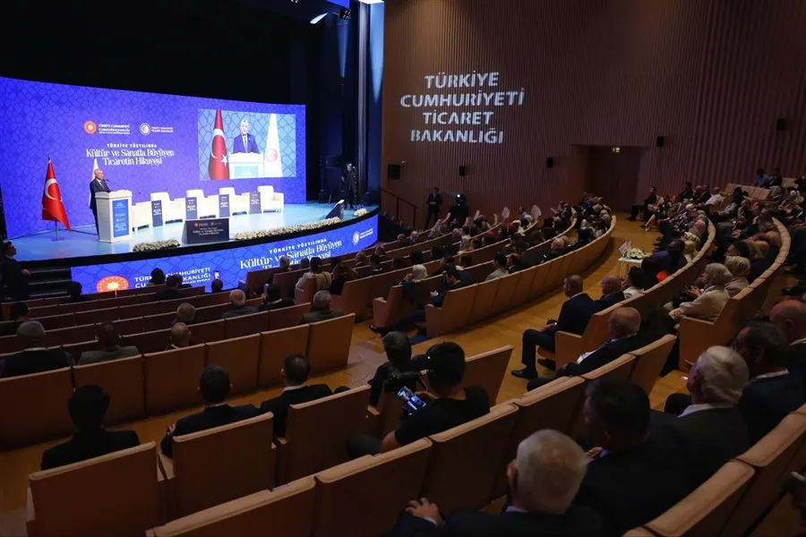 Ticaret Bakanı Bolat, Kültür ve sanatla büyüyen Ticaretin Hikayesi Forumu'nda konuştu