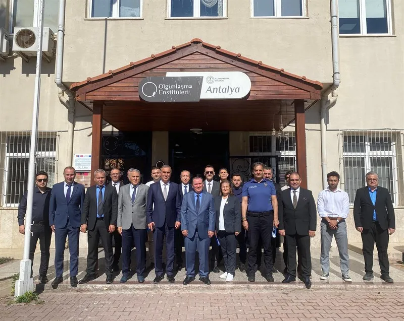 Muratpaşa İlçe kurum amirleri toplantısı yapıldı