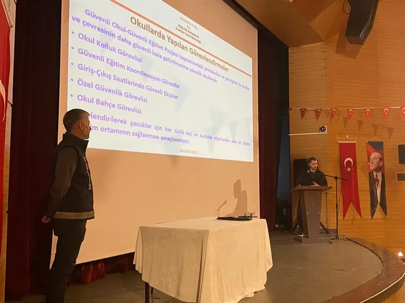 Muratlı’daki okullarda görev yapan bahçe görevlilerine okul güvenliğine ilişkin eğitim verildi