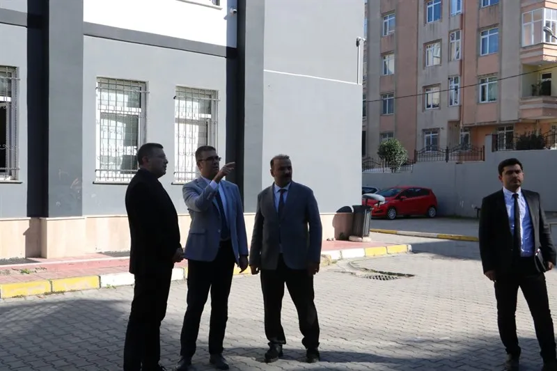 Avcılar Kaymakamı Burhan’dan Süleyman Nazif Anadolu Lisesine ziyaret