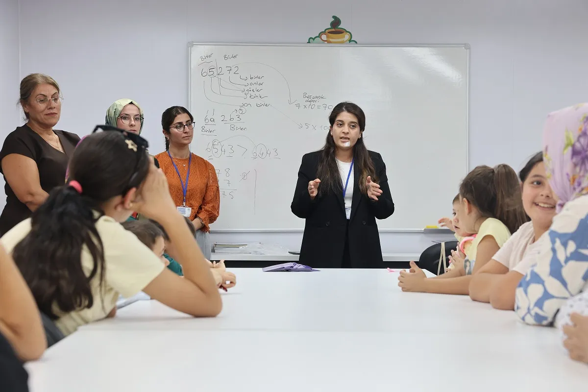 Toroslar Belediyesinden çocuklar ve ailelerine yönelik eğitim semineri