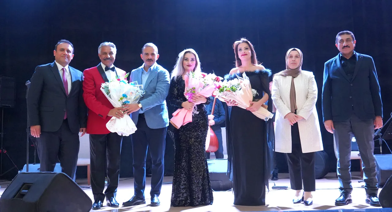 Kilis 7 Aralık Üniversitesi Rektörü Akman, Türk Halk müziği konserine katıldı