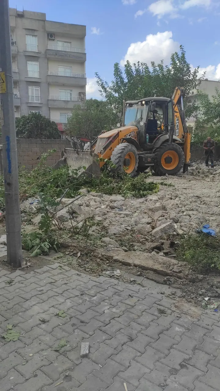 Huzurlu bir Batman için yıkım çalışmaları devam ediyor