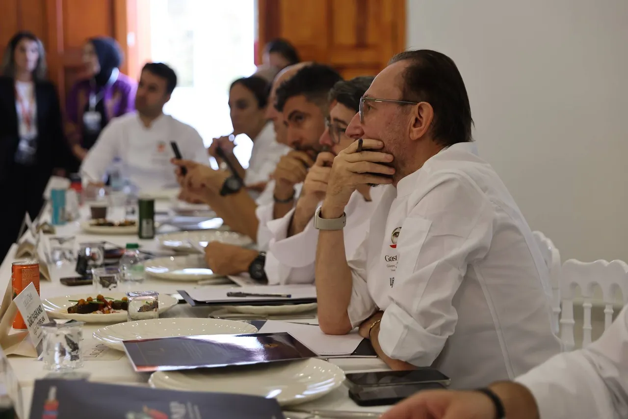 Gastroantep’te üniversiteli şefler yerel lezzetler için yarıştı