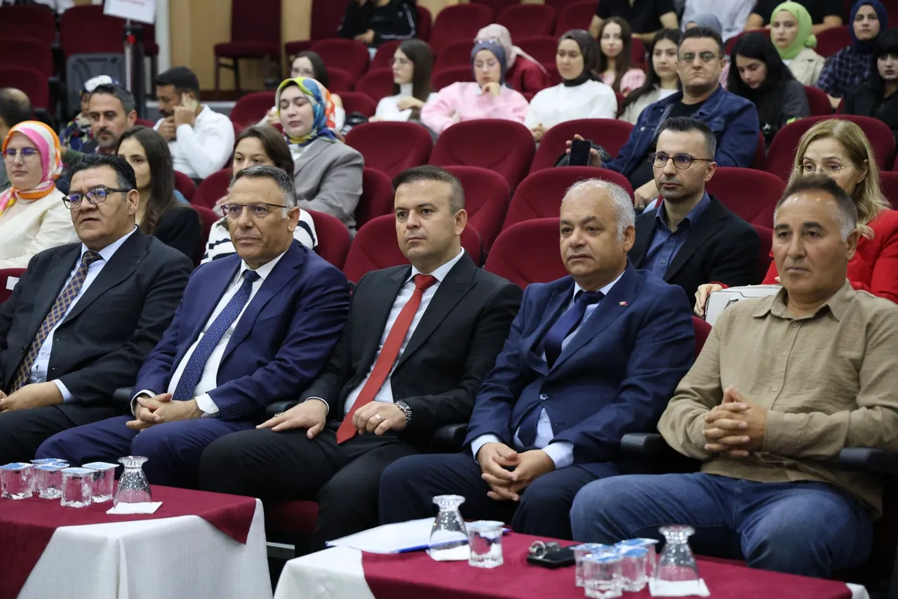 Iğdır Üniversitesinde “Sürdürülebilir Ekosistem İçin Anız Yakma” paneli