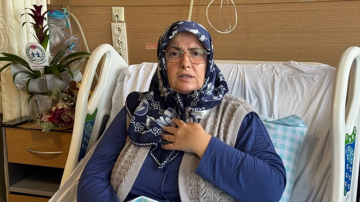 Kalbinin arkasına yapışık 15 santimetre çapındaki kitle çıkarılan kadın rahat nefes aldı