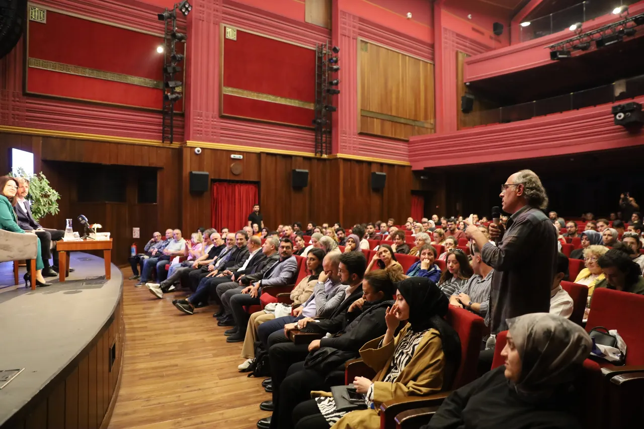 Bursa Felsefe Buluşmaları Ferudun Yılmaz ile başladı